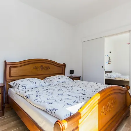 Bright With 5 Bedrooms In Pomer, With Private Pool, Enclosed Gar