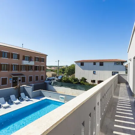 Bright With 5 Bedrooms In Pomer, With Private Pool, Enclosed Gar